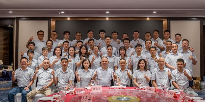 Vollautomatischer, SPS-gesteuerter Sandkernschie&szlig;automat 13,8 kW 7