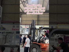 Beladen der Roboter-Schleifzelle für Kunden in den Container