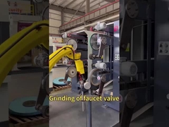 Roboter poliert Wasserkocher & Wasserhahnventil