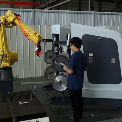 kaufen Automatisierter Roboter zum Schleifen und Polieren. Online-Herstellung
