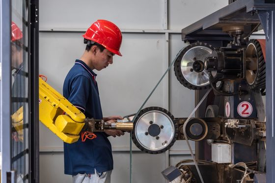 Kompletter Hahn, der Maschine und Service, der, macht Ingenieur Training umfasst